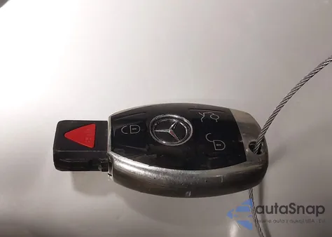 2017 Mercedes-Benz C 300 Sport 4Matic z USA, uszkodzony, nr VIN 55SWF4KB7HU200450